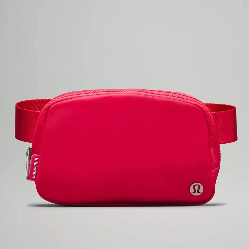Lululemon Everywhere Belt Bag 1L in Lip Gloss - Picture 1 of 5
